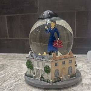 Disney’s Mary Poppins Musical Snow globe